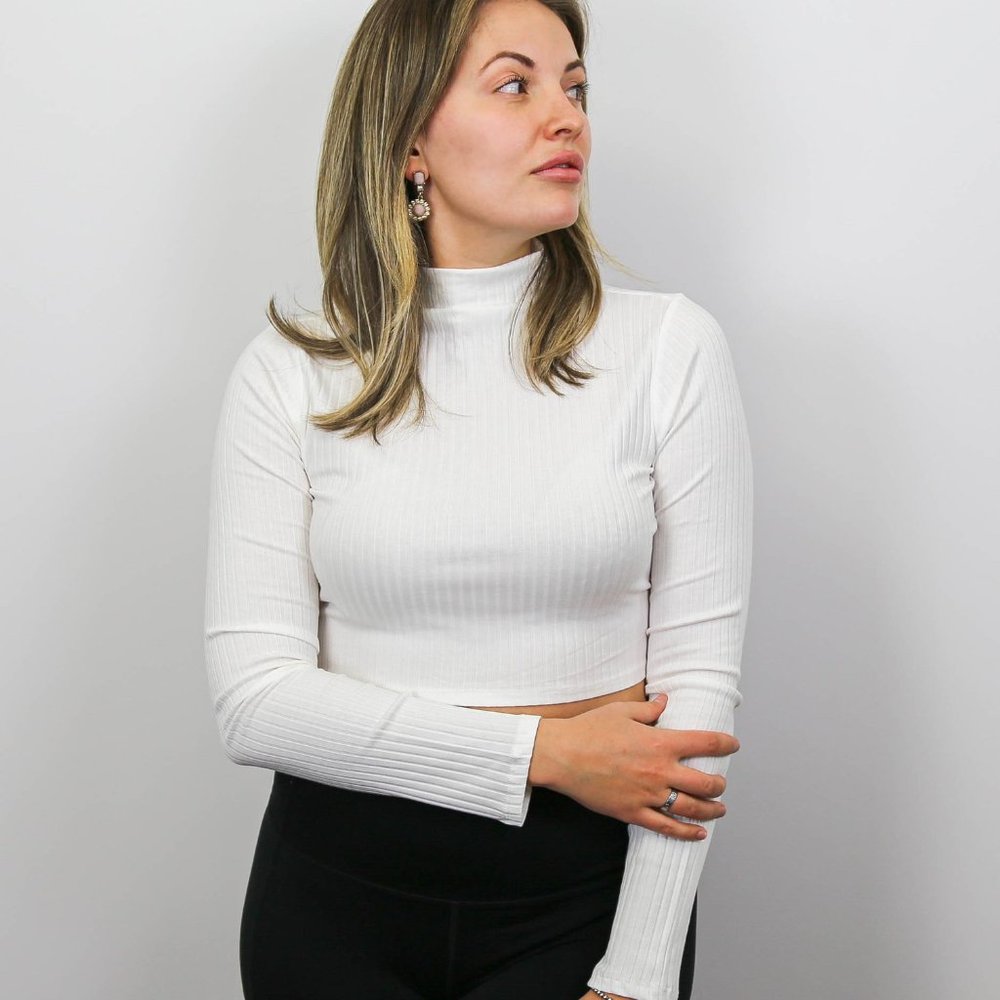 WHITE LONG SLEEVE CROP TOP